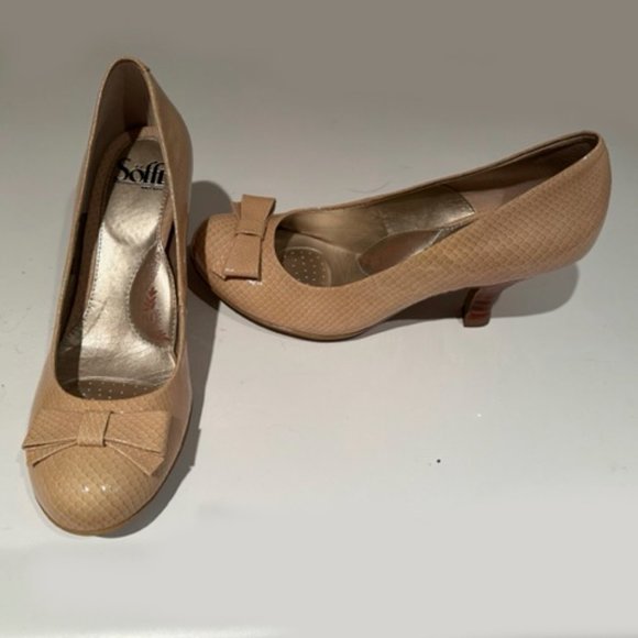New beautiful cream Sofft heels with front bow, textured finish. Sz 7.5 - Picture 3 of 5